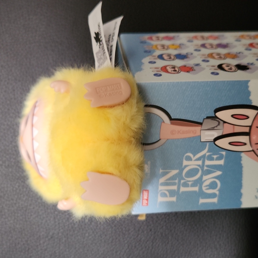 "P" PIN FOR LOVE - POPMART LABUBU PLUSH PENDANR - Picture 3 of 3